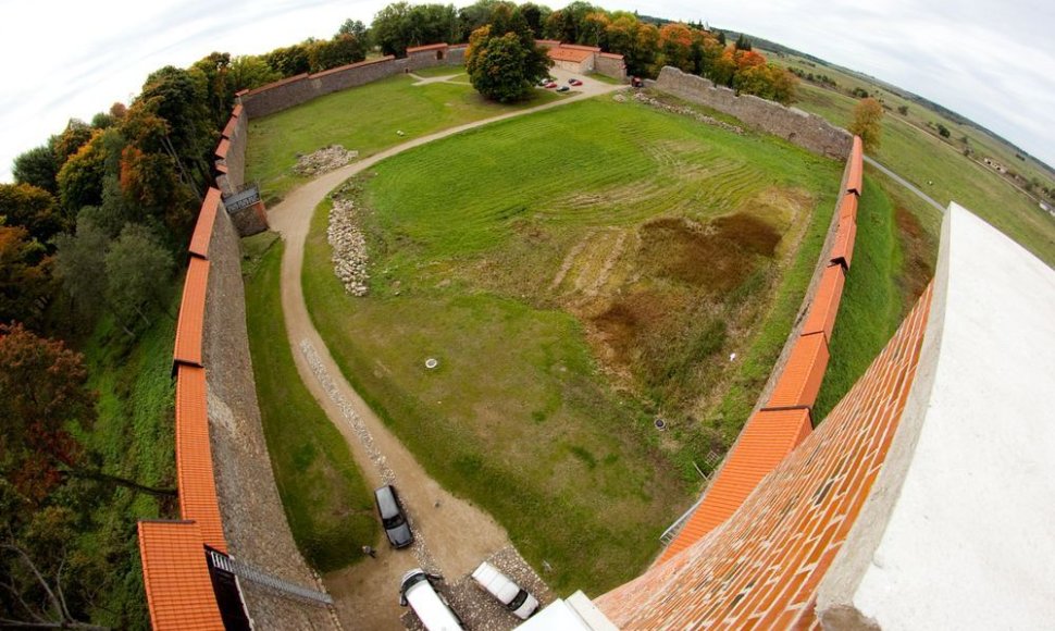 Atstatyta Medininkų pilis