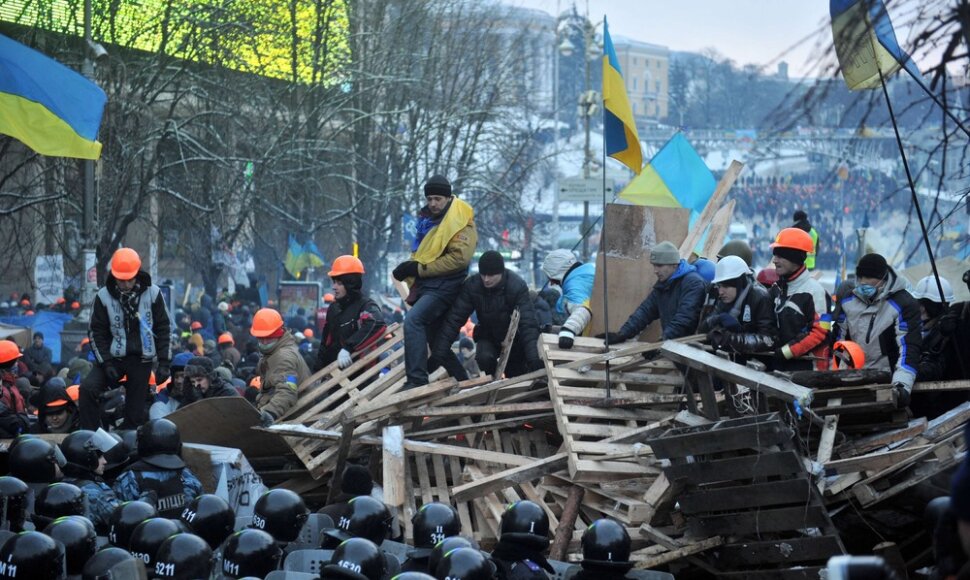 Kijeve protestuotojai susirėmė su Ukrainos milicija