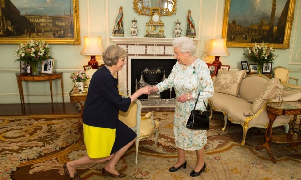 Theresa May atvyko pas Didžiosios Britanijos karalienę