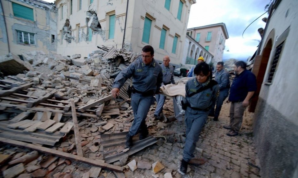 Italiją supurtė 6,2 balo žemės drebėjimas