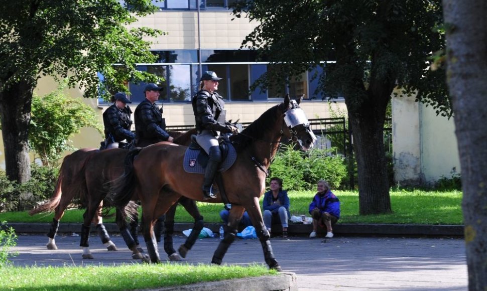 Policijos pareigūnai sostinėje ruošiasi sutikti futbolo sirgalius iš Lenkijos