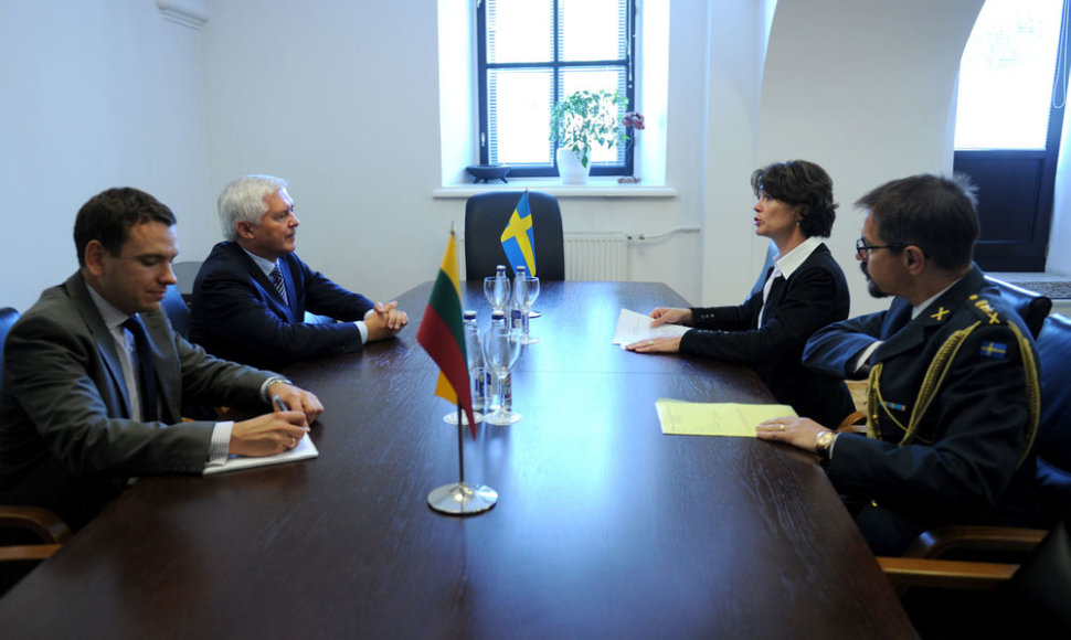 Švedija Lietuvą pakvietė prisijungti prie Europos Sąjungos Šiaurės šalių kovinės grupės