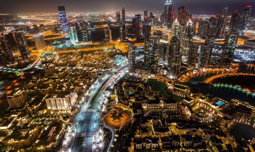 Dubajus naktį