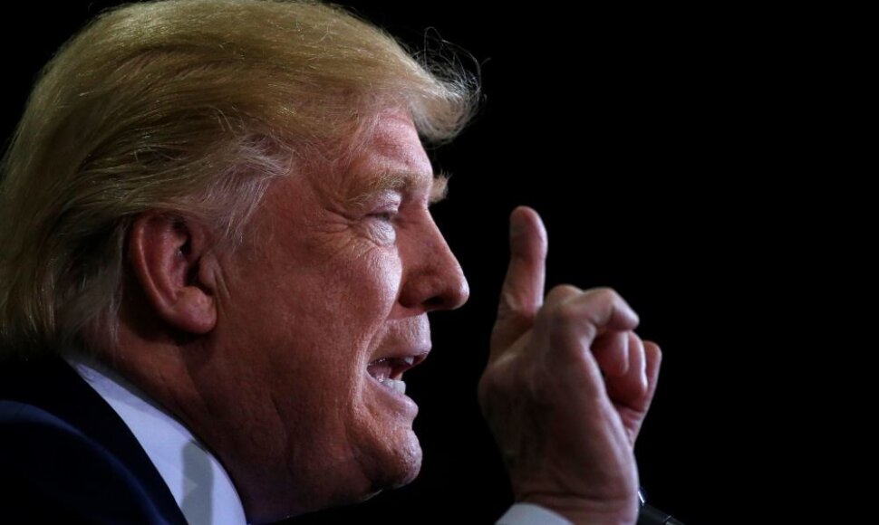 Donaldo Trumo kalbą nutraukė apsaugos darbuotojai