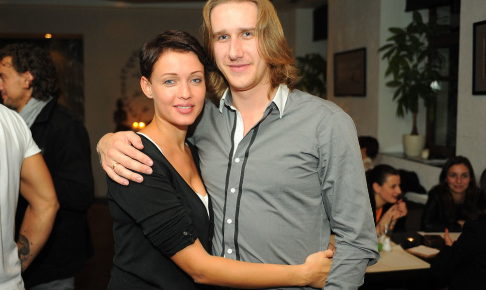 Aistė Jasaitytė-Čeburiak su vyru Romanu