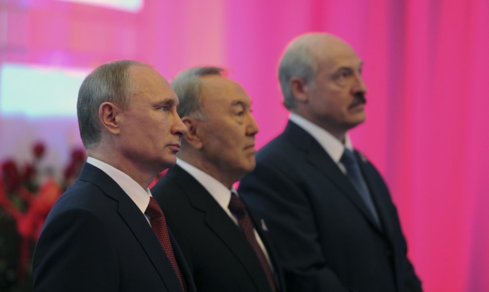 Rusijos prezidentas Vladimiras Putinas, Kazachstano prezidentas Nursultanas Nazarbajevas ir Baltarusijos prezidentas Aliaksandras Lukašenka