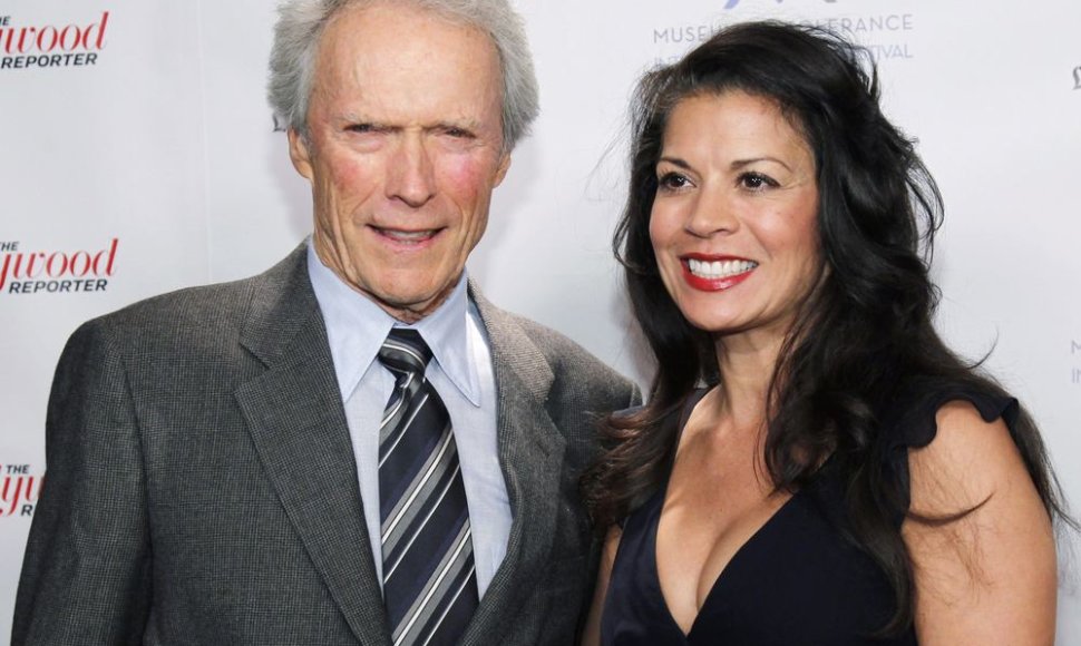Clintas Eastwoodas ir Dina Eastwood