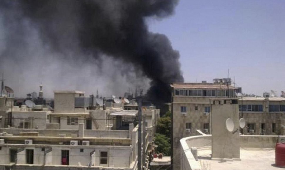 Virš Damasko kyla juodi dūmai