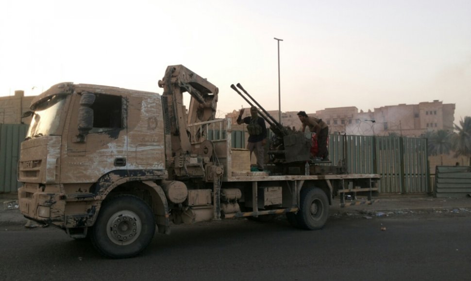 ISIL kovotojai patruliuoja Tikrite