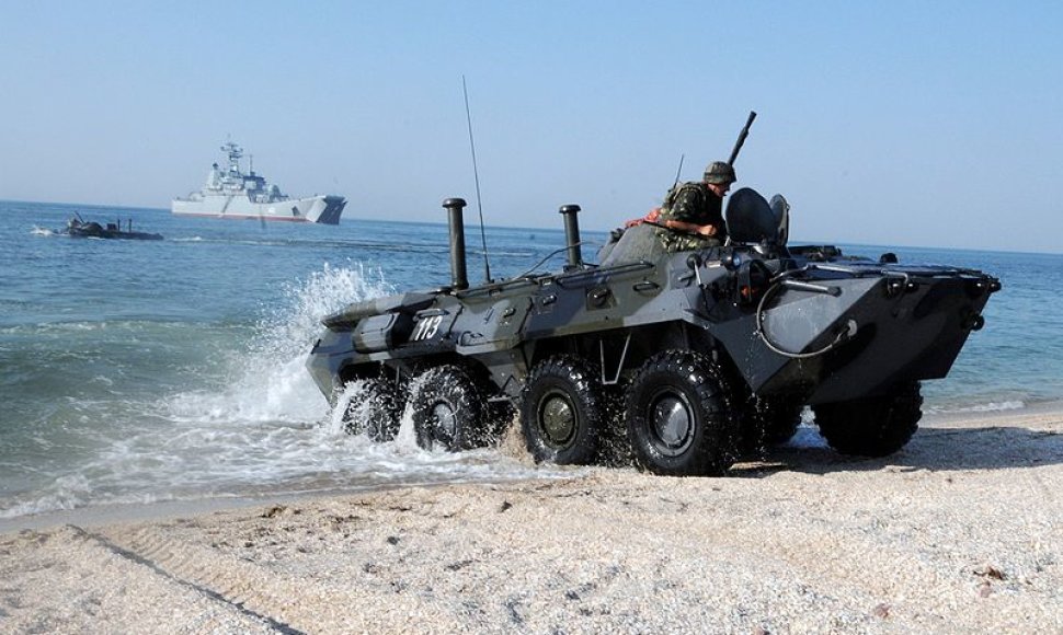 Ukrainos jūrų pėstininkų šarvuotis BTR-80