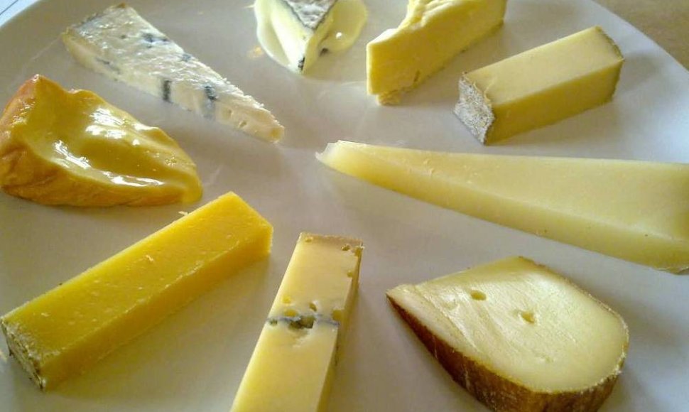 Kuriuos sūrius valgyti laikantis dietos?