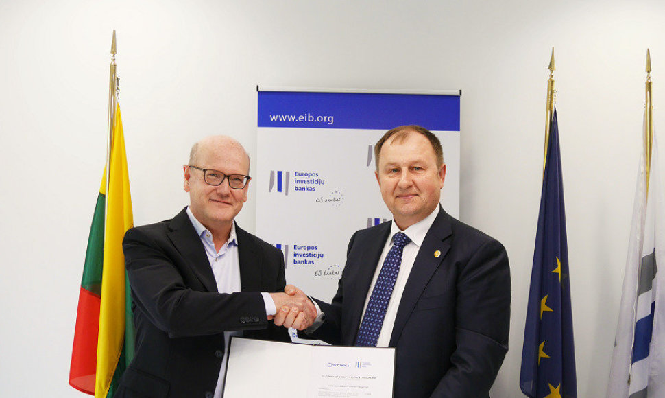 „Teltonika IoT Group“ prezidentas Arvydas Paukštys ir EIB vicepirmininkas Thomas Östrosas