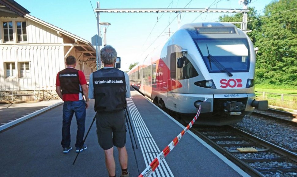 Šveicarijos traukinyje siautėjo ginkluotas vyras