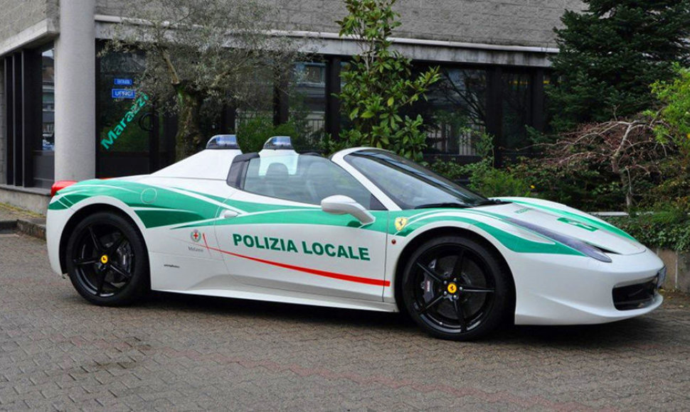 Milano policijos automobilis „Ferrari 458 Spider“