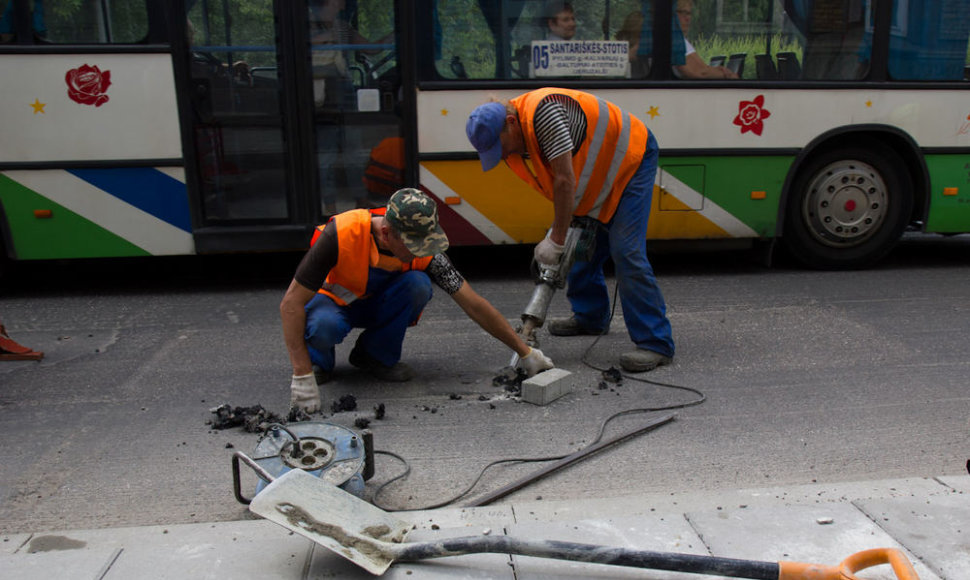 Kelininkai pluša visame Vilniuje – remontuojamos gatvės ir šaligatviai