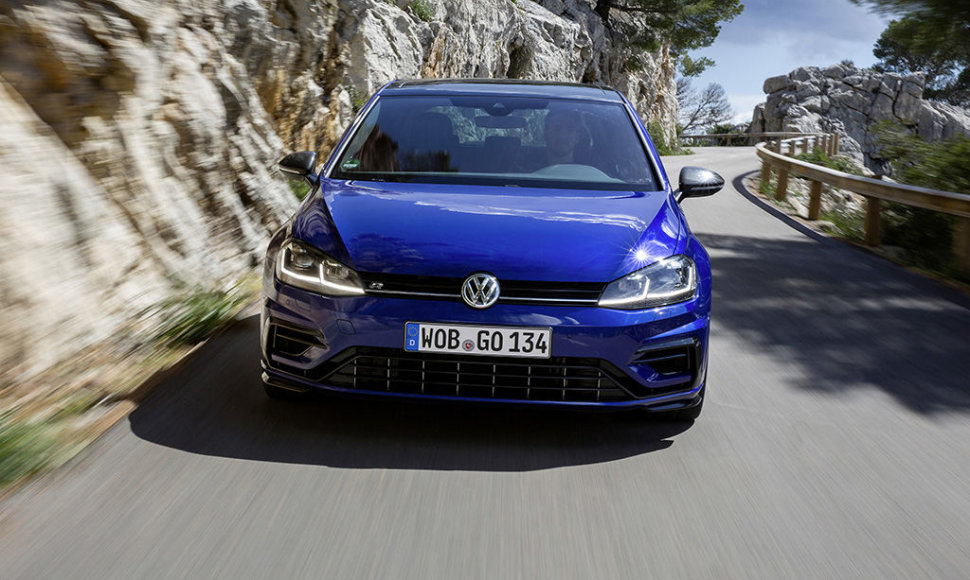 „Volkswagen Golf R“