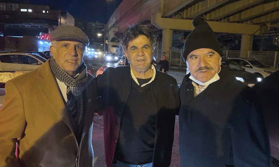 Jafaras Panahi (centre)