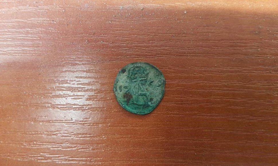 Rekonstruojant Kauno Laisvės alėją rasta 500 metų senumo monetų
