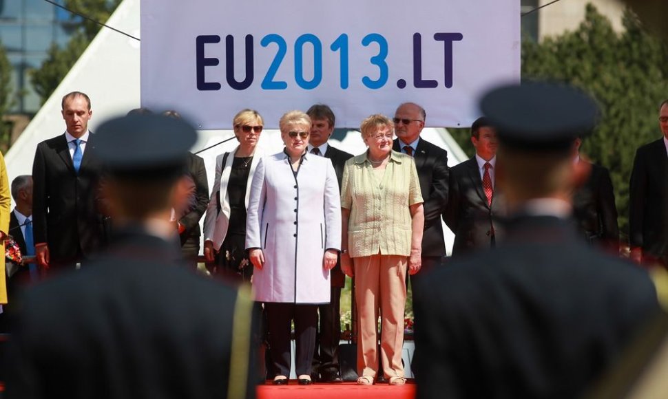 Vėliavų iškėlimo ceremonija 