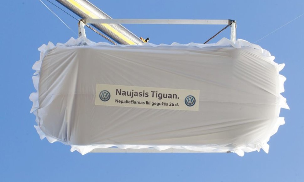 Antrosios kartos „Volkswagen Tiguan“ pakibo 18 m aukštyje