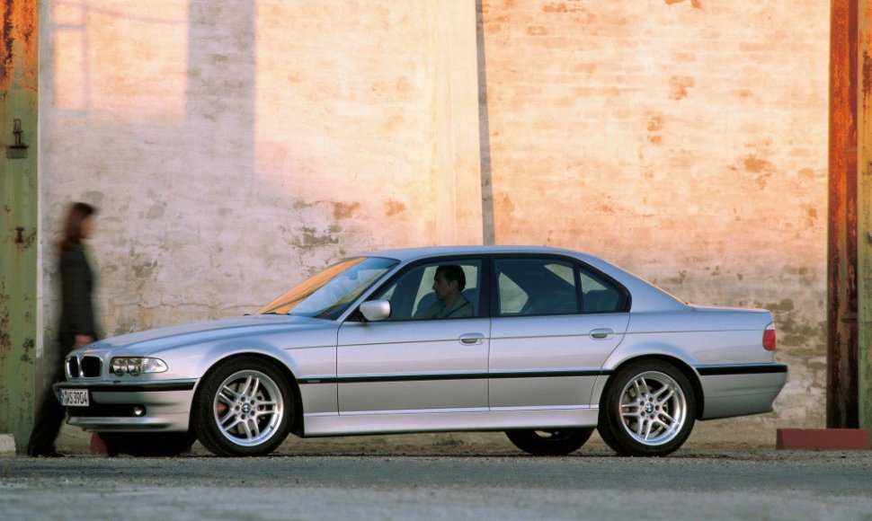 Trečios kartos BMW 7 (1994-2001 m.)