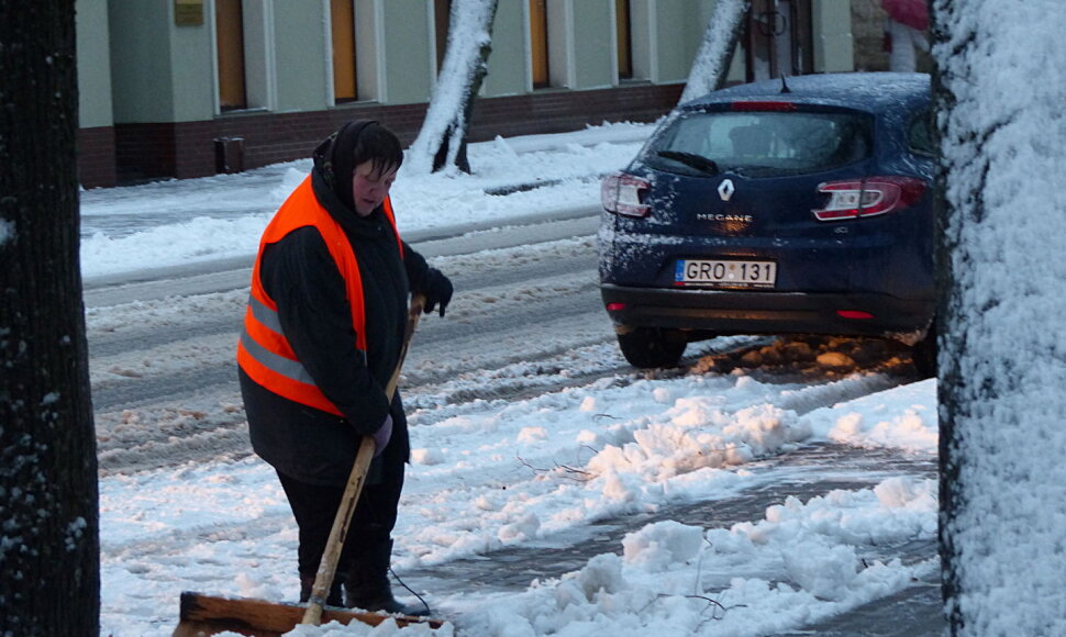 Valomas sniegas