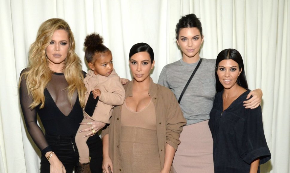 Khloe Kardashian su North, Kim Kardashian, Kendall Jenner ir Kourtney Kardashian