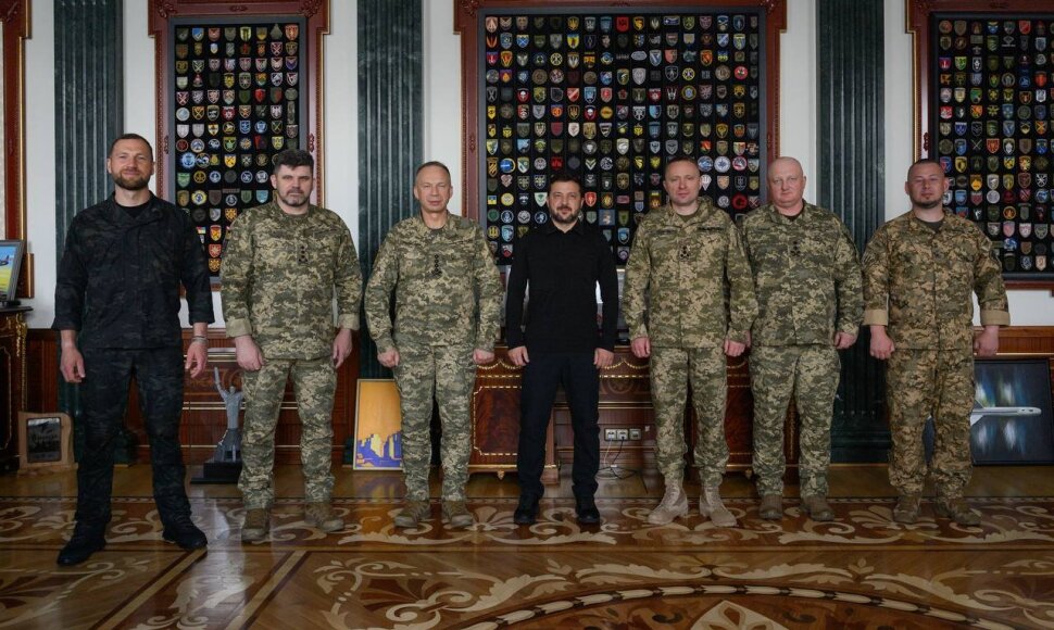 Jevhenijus Chmara, Andrijus Hnatovas, Oleksandras Syrskis, Volodymyras Zelenskis, Mychaila Drapatas, Ihoris Skybiukas, (...)