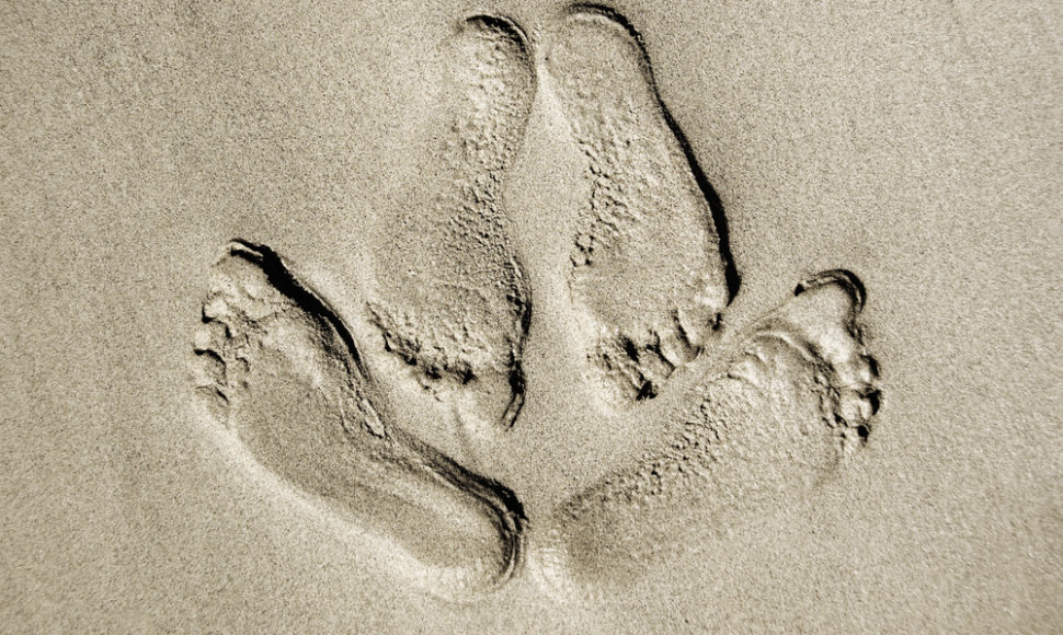Pėdos smėly.