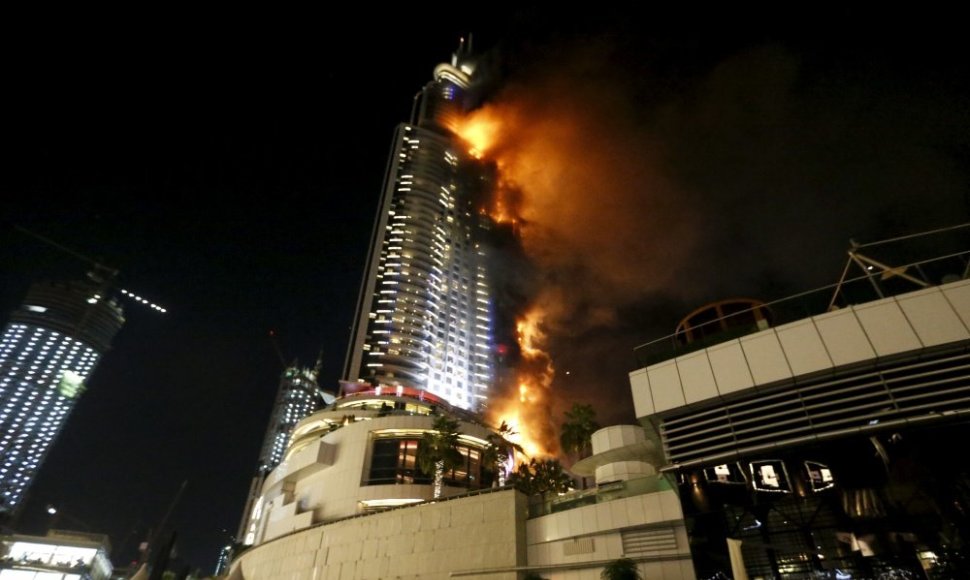 Dubajuje degė viešbutis