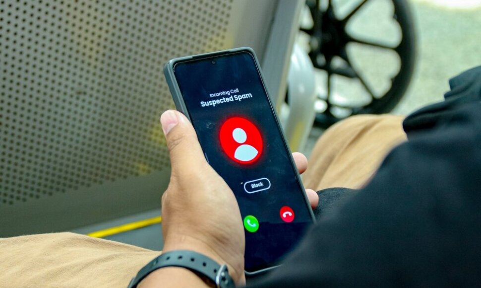 Telefoniniai sukčiai