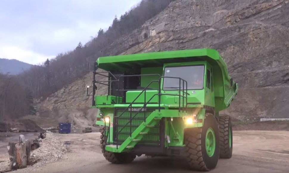 Šveicarai sukūrė didžiausią pasaulyje elektrinį sunkvežimį „eDumper“