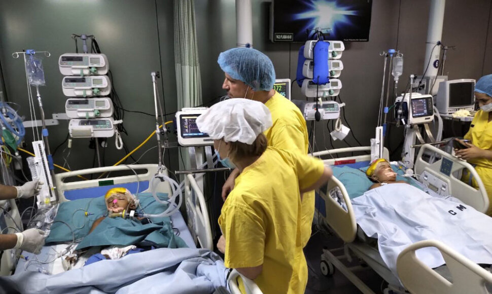 Siamo dvynės po operacijos