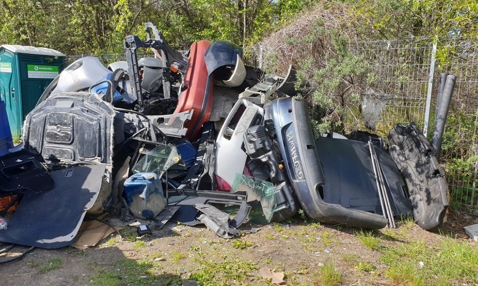 Automobilių bevertės atliekos