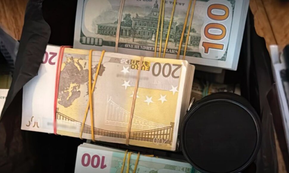 Per kratas ai&scaron;kinantis korupciją Ukrainoje rasti pinigai