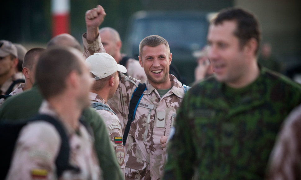 Lietuvos kariai iš Afganistano grįžo namo