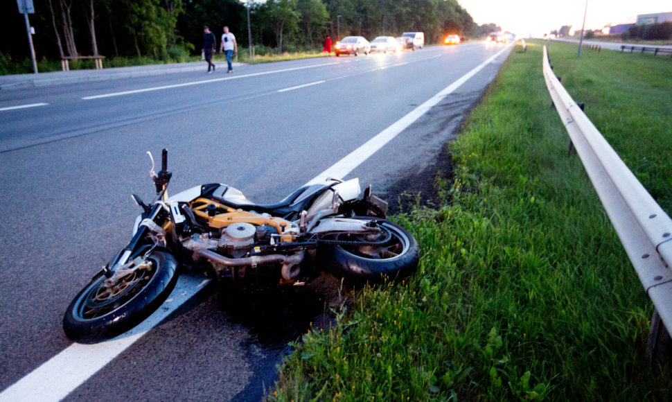 Motociklas po avarijos Vilniuje