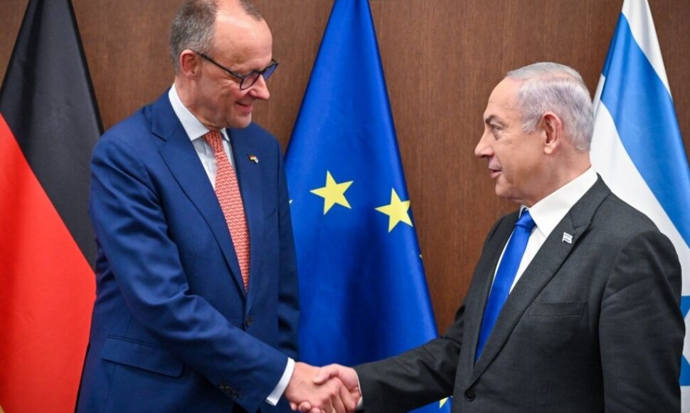 Vokietijos konservatorių lyderis Friedrichas Merzas su B. Netanyahu / Kobi Gideon / dpa/picture-alliance