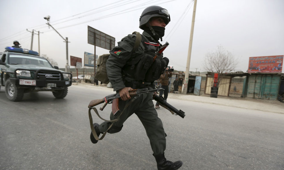 Afganistano policininkas įvykio vietoje Kabule