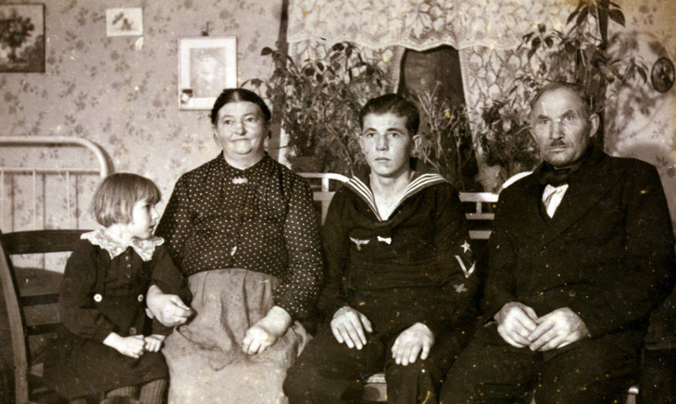 Senieji Kuršių nerijos gyventojai, 1942 m. nuotr.