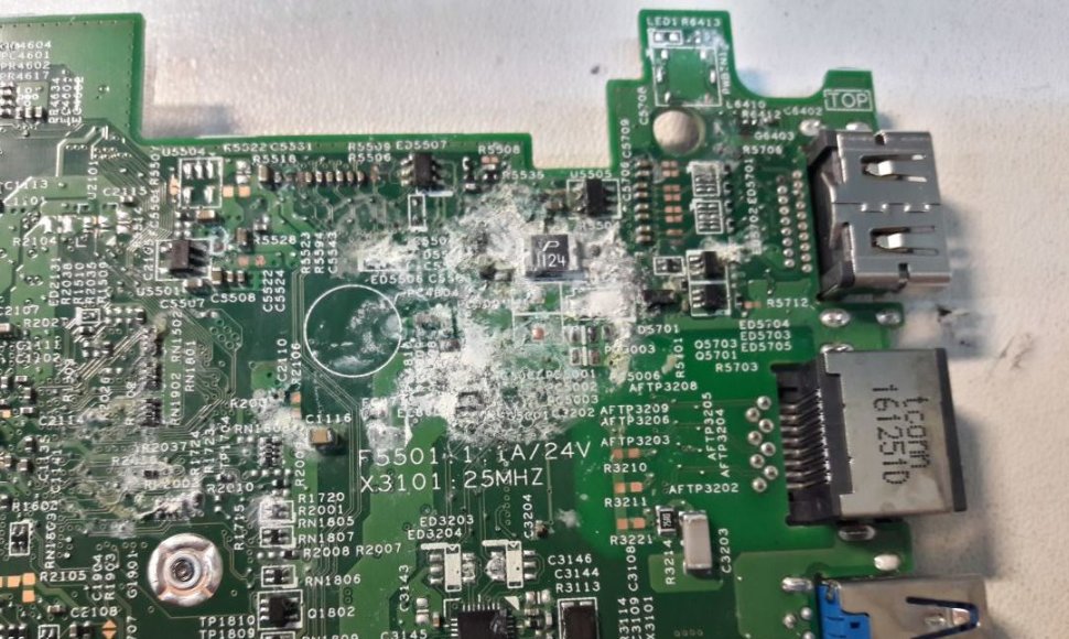 Drėgmės pažeisti elektronikos komponentai