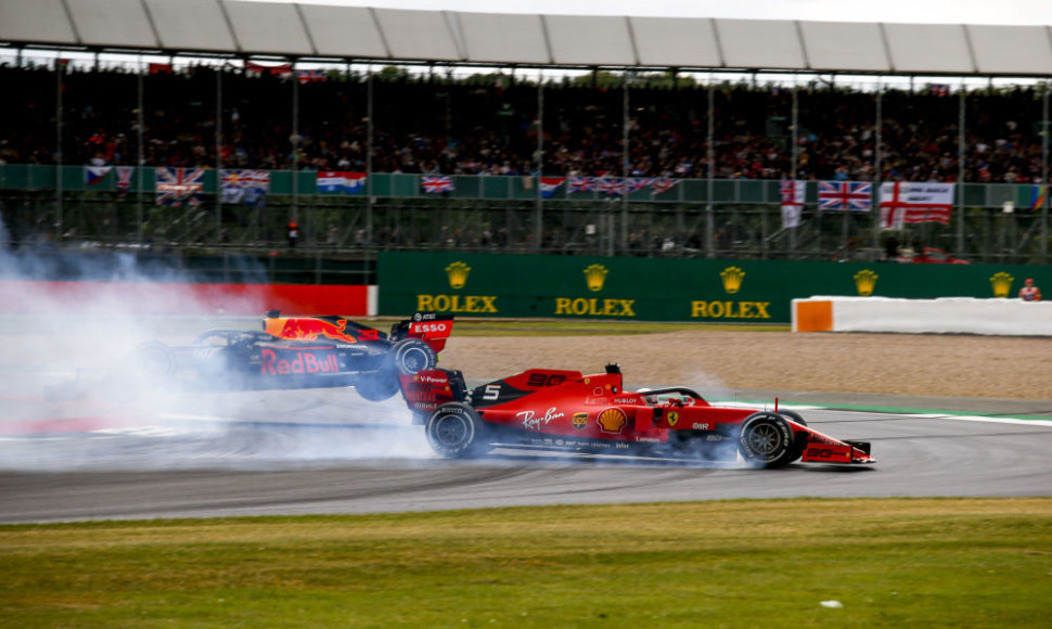 Sebastiano Vettelio smūgis į Maxo Verstappeno automobilį