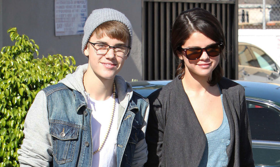 Justinas Bieberis ir Selena Gomez (2011 m.)