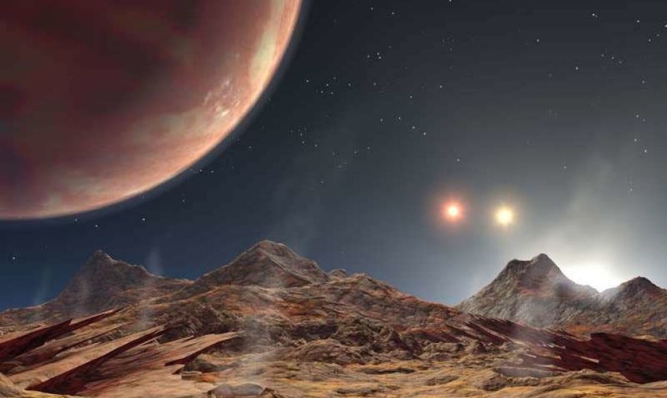 Vaizdas iš planetos, esančios šalia trinarės žvaigždių sistemos, menininko akimis
