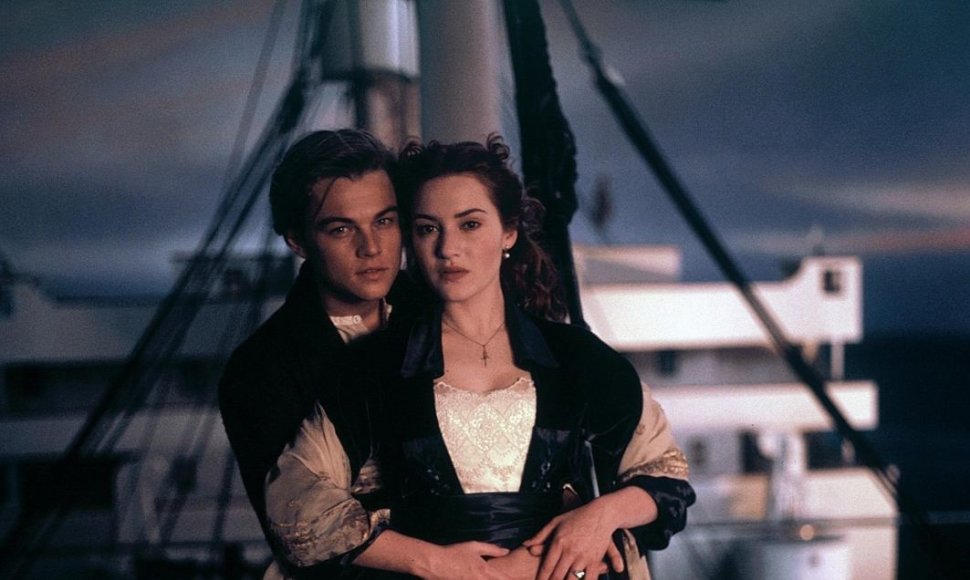 Kate Winslet ir Leonardo DiCaprio filme „Titanikas“ (1997 m.)
