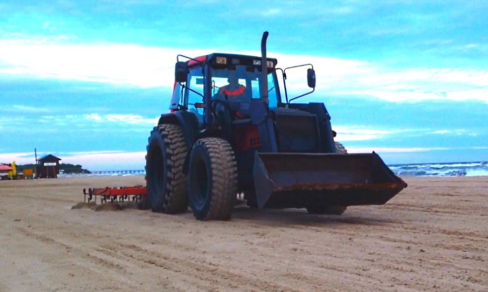 Traktorius aria Palangos paplūdimį