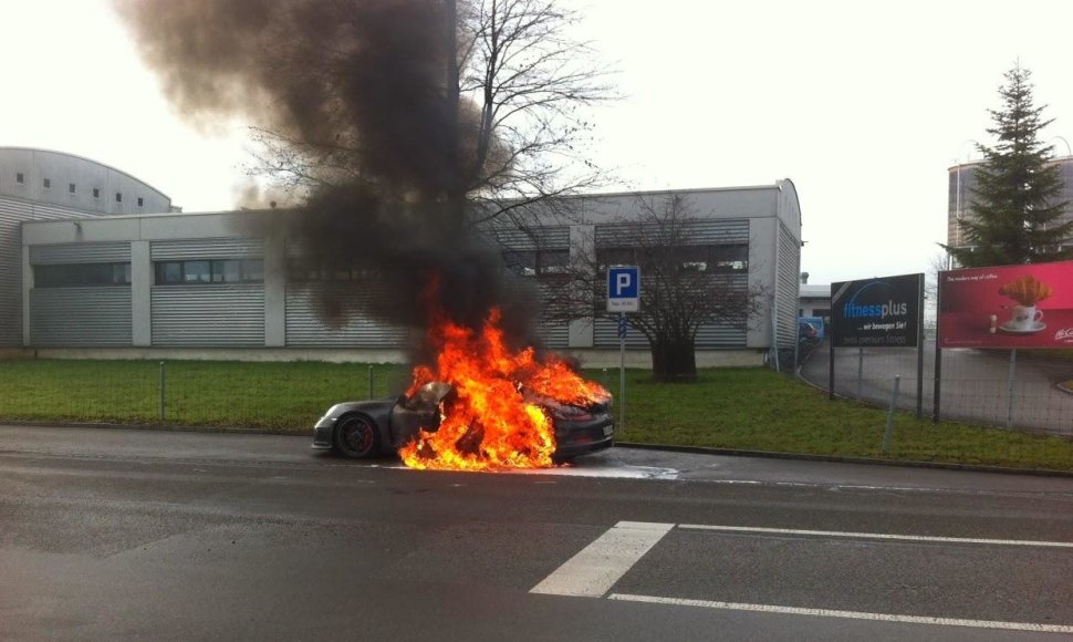 „Porsche 911 GT3“ gaisras Šveicarijoje