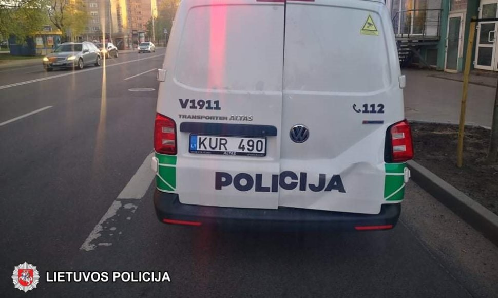 Sudaužytas policijos automobilis