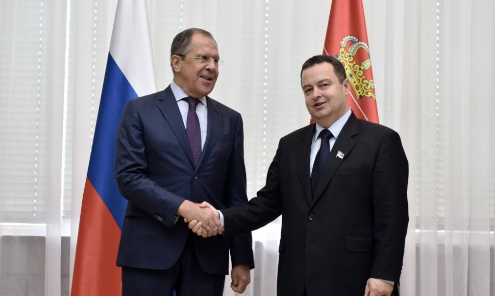 Rusijos užsienio reikalų ministras Sergejus Lavrovas ir Serbijos užsienio reikalų ministras Ivica Dačičius