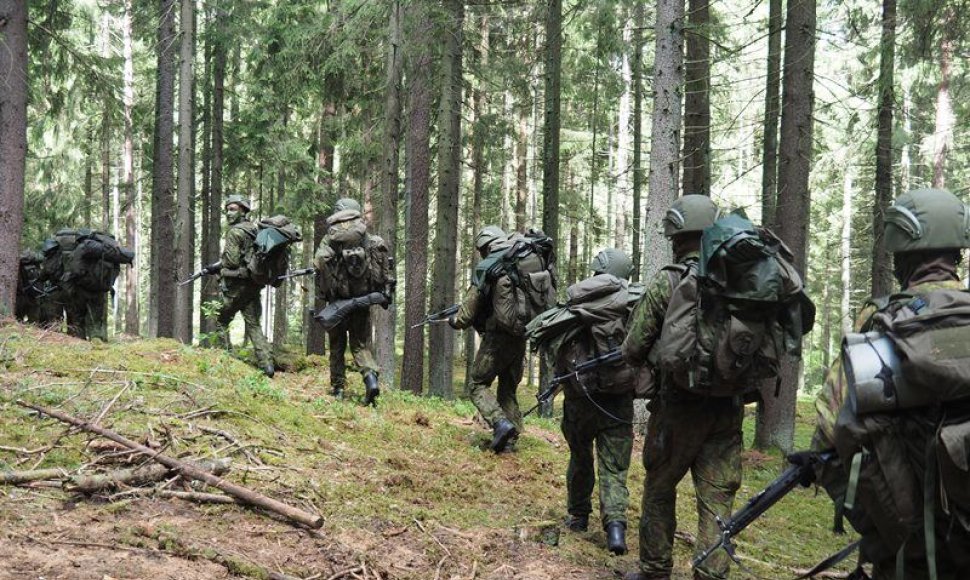 Kazlų Rūdos poligone studentai praktiškai įtvirtina karybos žinias